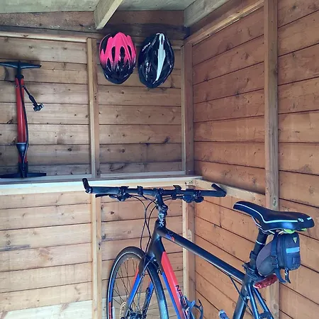 3 Bed In 89268 * Newton Reigny