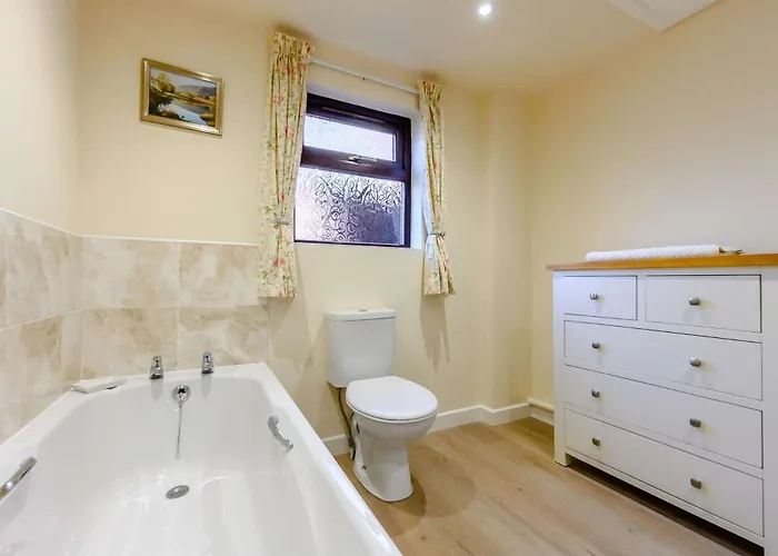 3 Bed In 89268 Newton Reigny